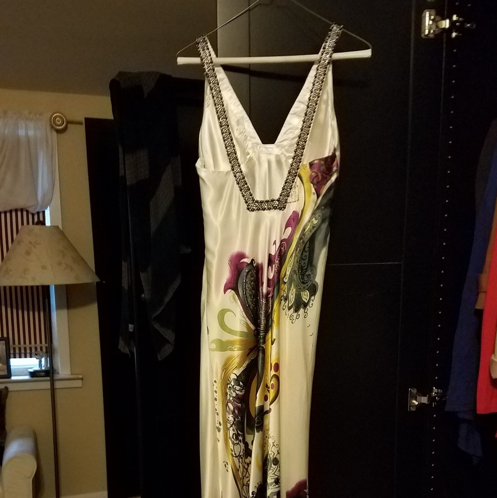 Gown - Picture 2 of 2